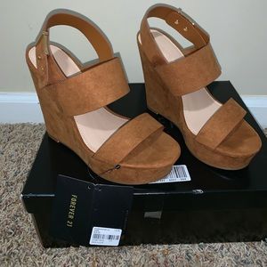 NWT Camel Wedges